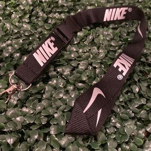 Nike Detachable Lanyard Black & Silver